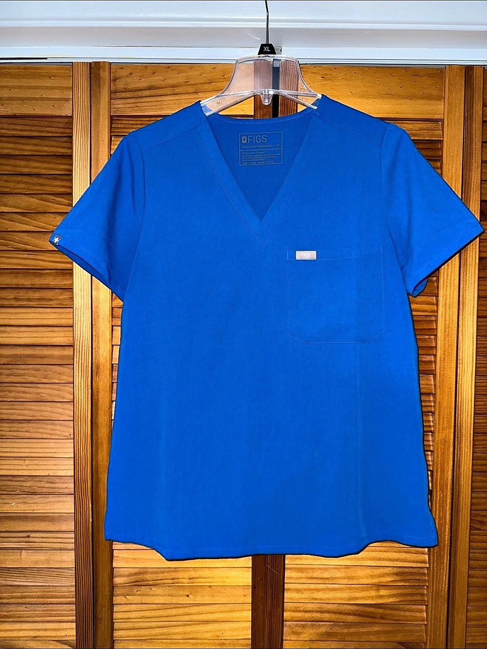 FIGS Technical Collection scrub top V-Neck Blue Size Medium Like New